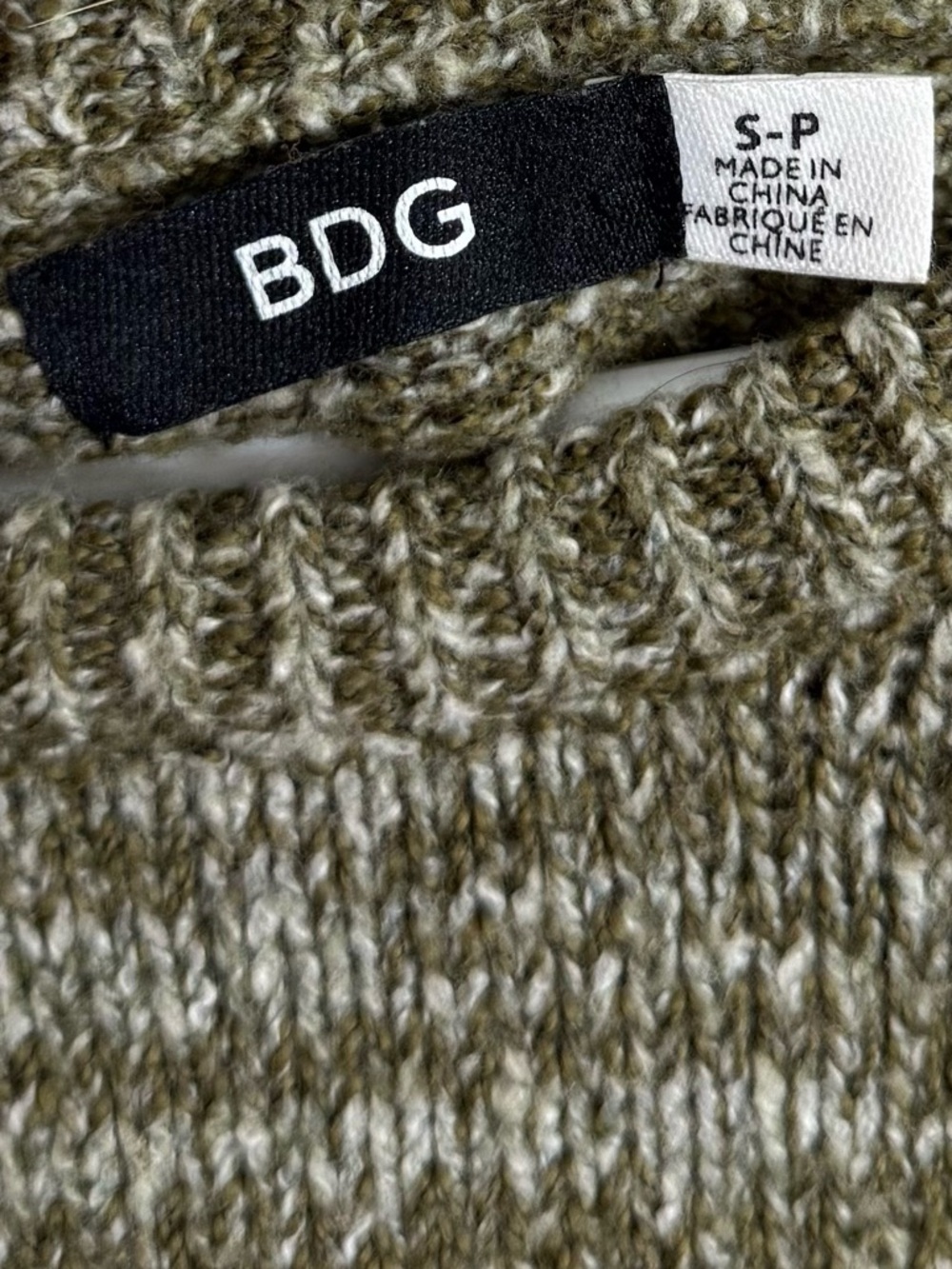 BDG Olive Green Relaxed Fit Light Sweater Women’s Size Small - Picture 5 of 8